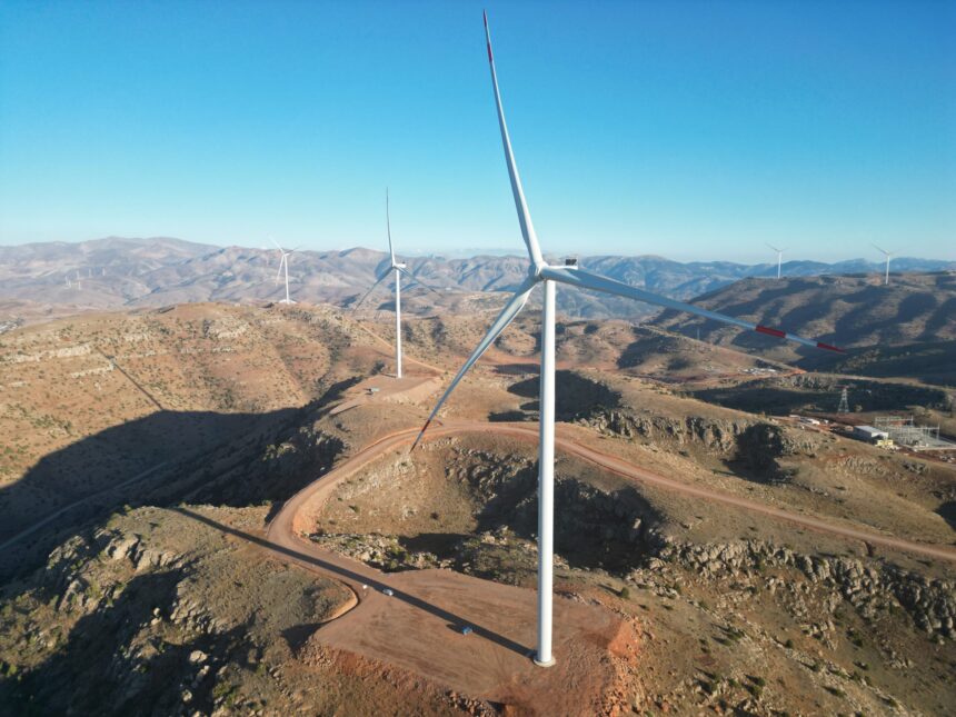 Türkiye'de bir rüzgâr santralinde Nordex Delta4000 serisi N163/5.X rüzgâr türbinleri