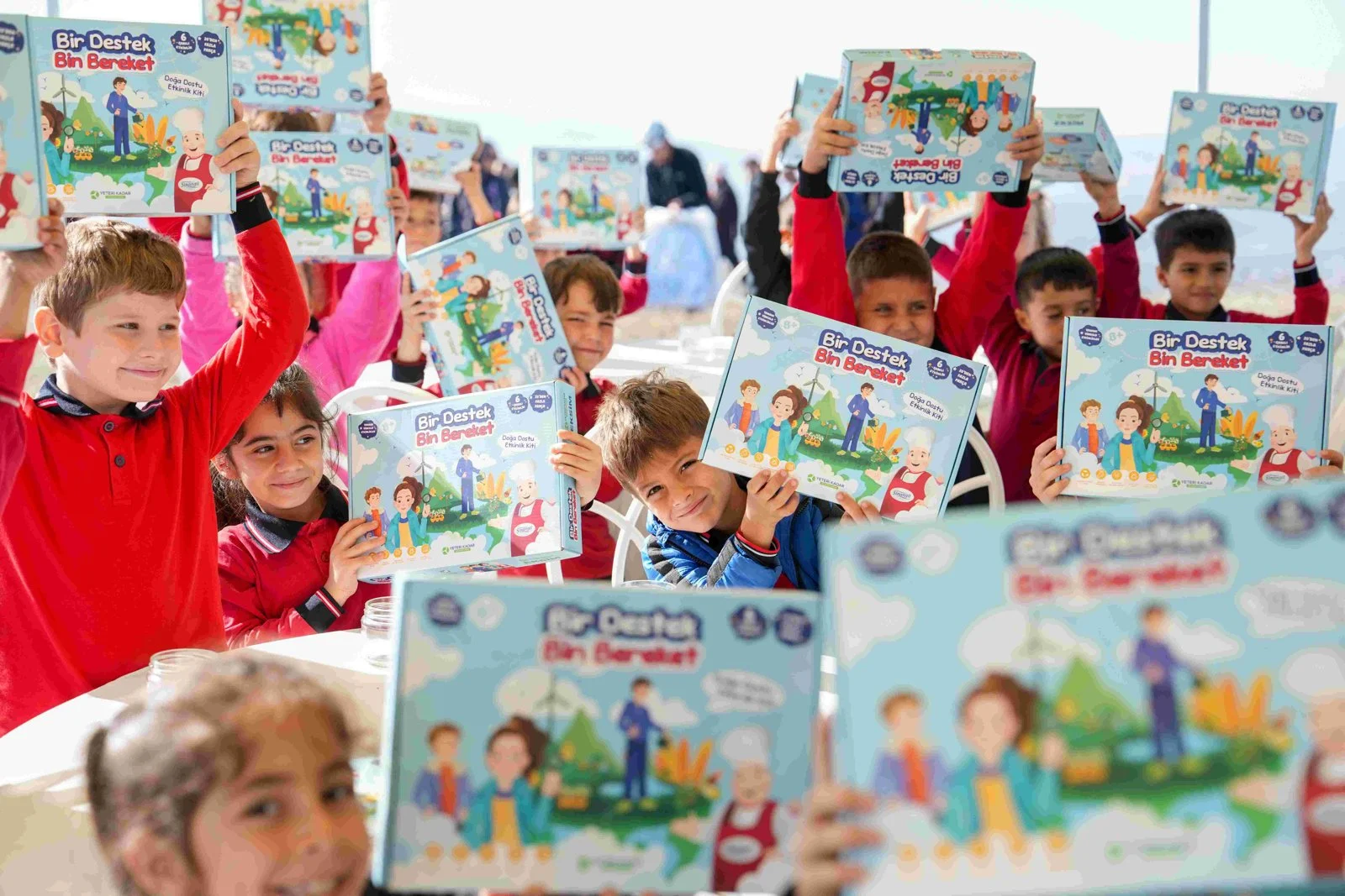 Yeteri Kadar programı kapsamında atölyeye katılan çocuklar
