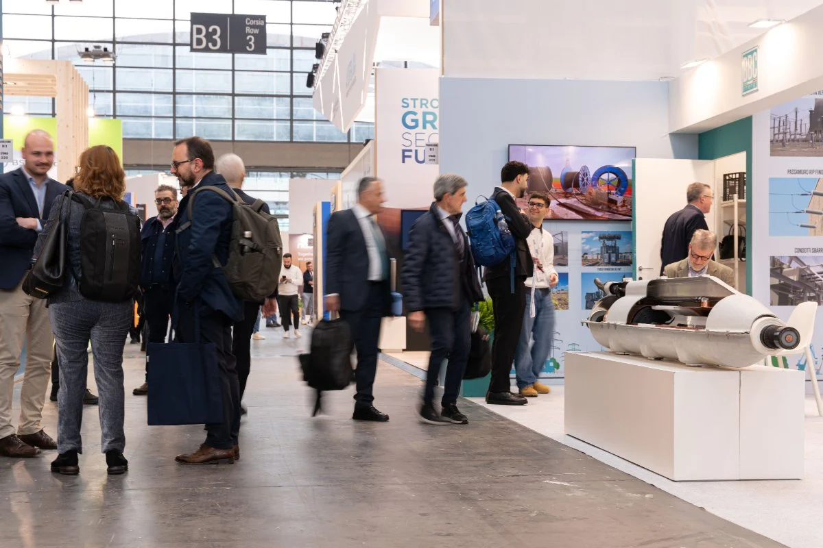 KEY – The Energy Transition Expo salonlarında ziyaretçiler