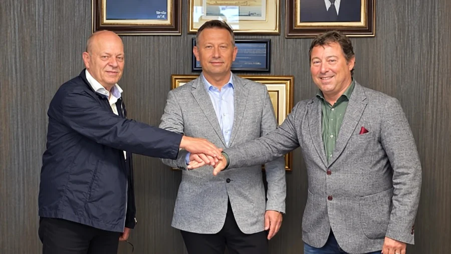 Baltico, Gimas ve Mega Windforce temsilcileri İzmir'de mutabakat zaptı imzasında